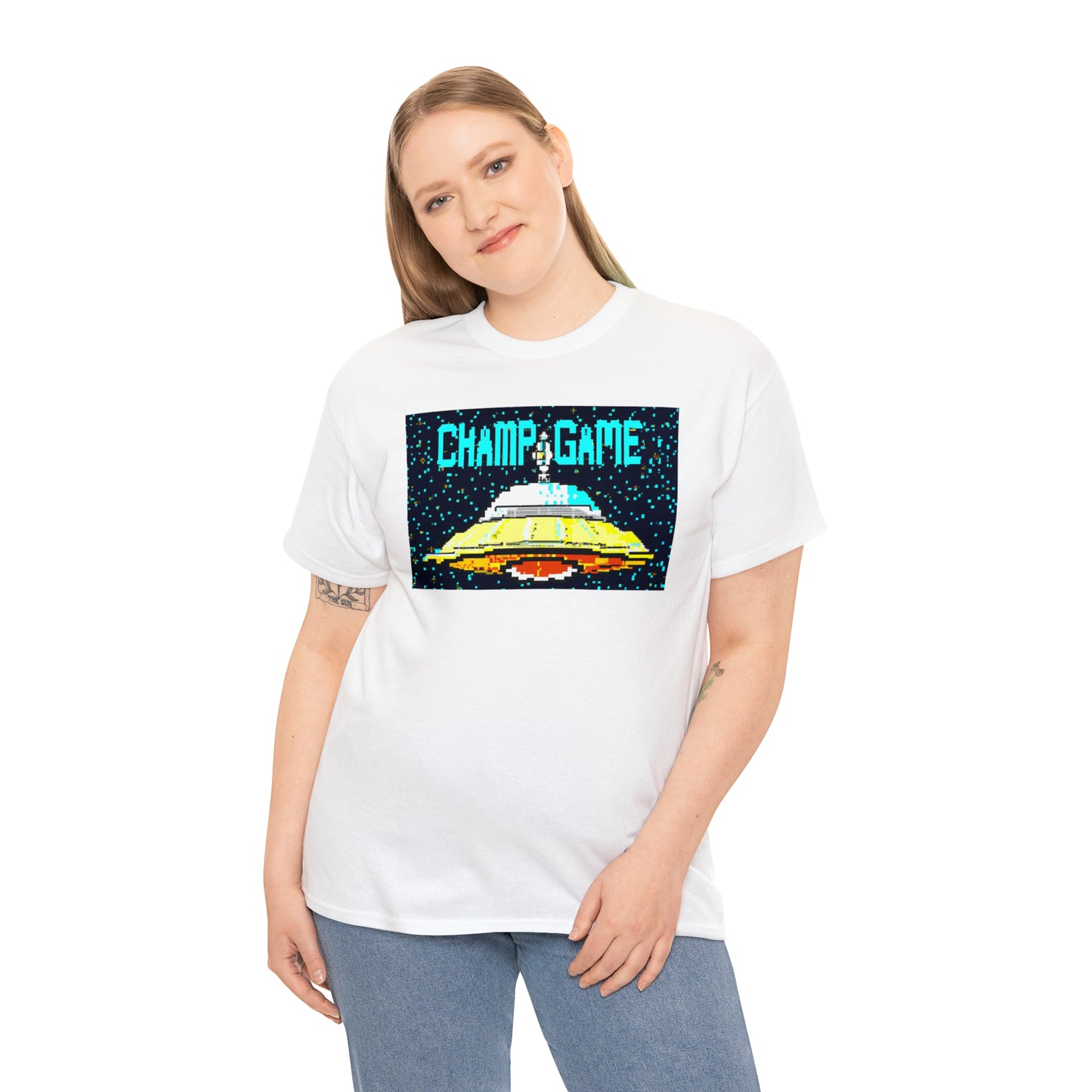 CHAMP GAME UFO 21 - 8-bit Style Pixel Art - AI Art - Gildan Heavy Cotton Tee