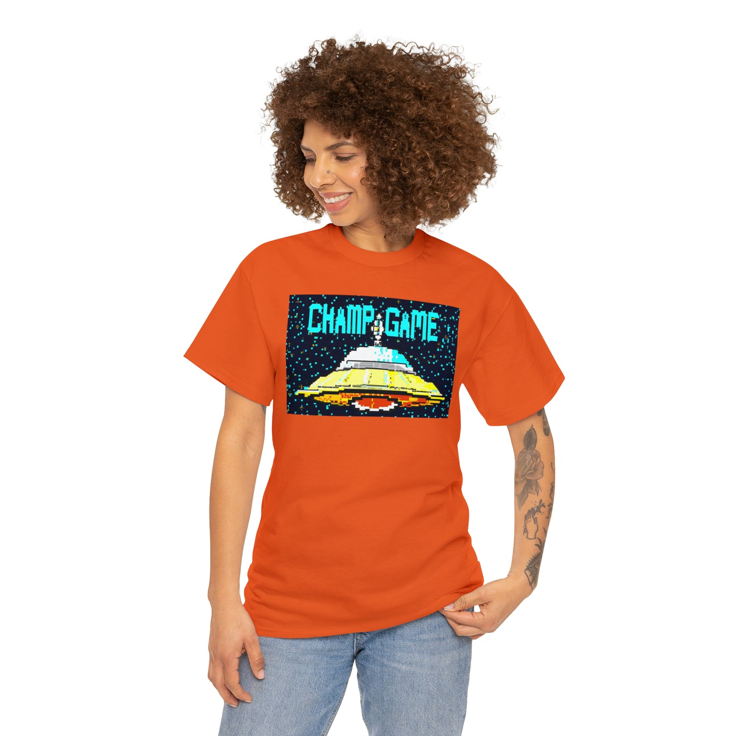 CHAMP GAME UFO 21 - 8-bit Style Pixel Art - AI Art - Gildan Heavy Cotton Tee