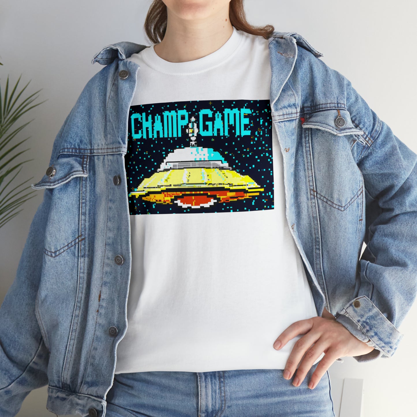 CHAMP GAME UFO 21 - 8-bit Style Pixel Art - AI Art - Gildan Heavy Cotton Tee