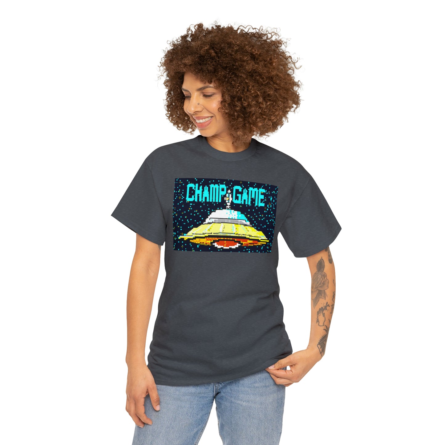 CHAMP GAME UFO 21 - 8-bit Style Pixel Art - AI Art - Gildan Heavy Cotton Tee