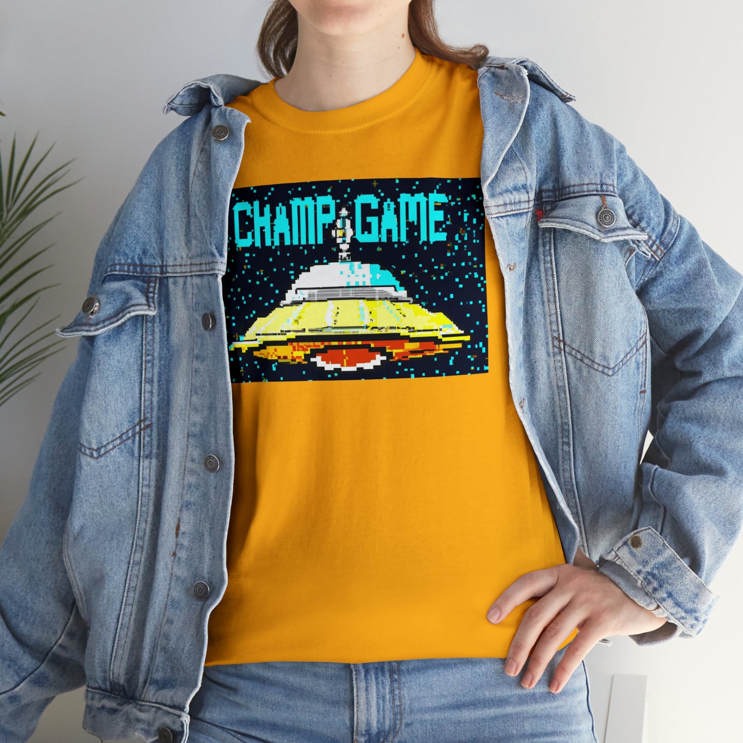 CHAMP GAME UFO 21 - 8-bit Style Pixel Art - AI Art - Gildan Heavy Cotton Tee